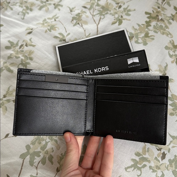 NIB Michael Kors Men’s Black Wallet - Picture 2 of 8
